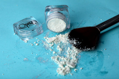 Opera Chrome Sparkle Glow Up Highlighter (Green)
