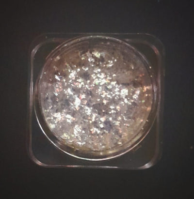Opera Iridescent Flakes Highlighter (Golden)